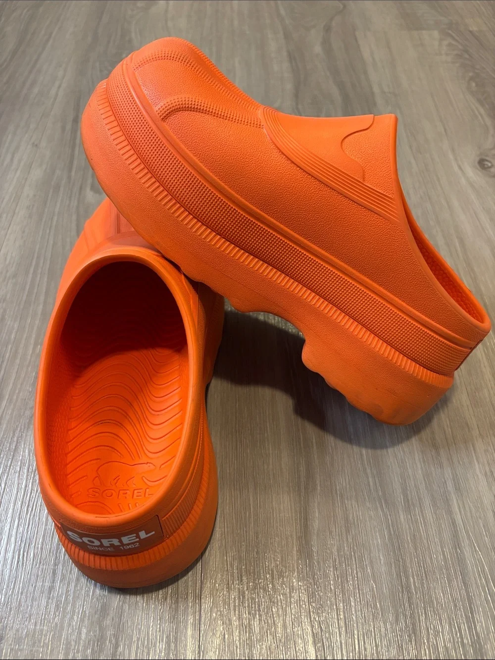 Sorel vibrant orange